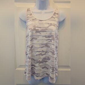 ZYIA Gray and White Camo Relaxed Racerback Tank Top - XL